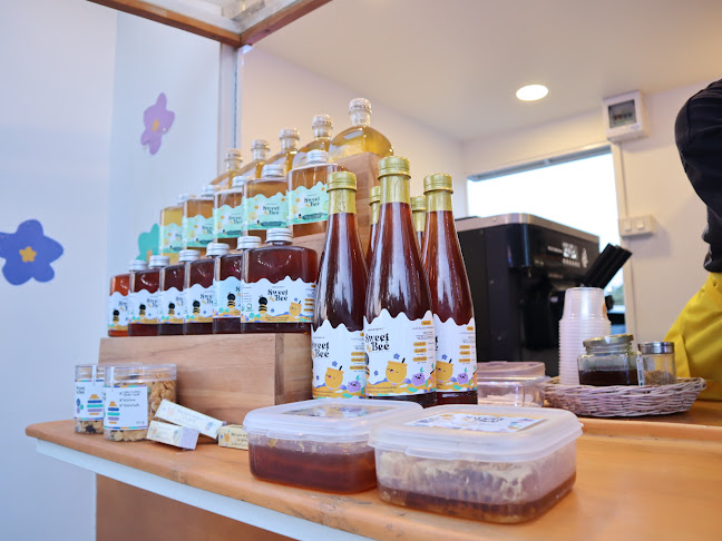 Sweetbeeice ไอศกรีมสวีทบี ตลาดต้นตาล