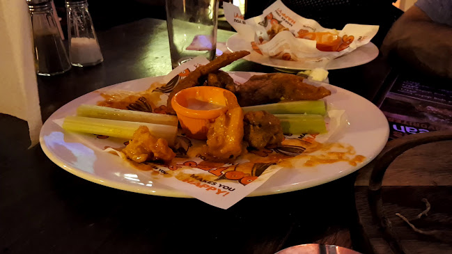 Opinii despre Hooters Phuket | American Restaurant & Sports Bar în อำเภอกะทู้ - การบริการอาหารและที่พัก