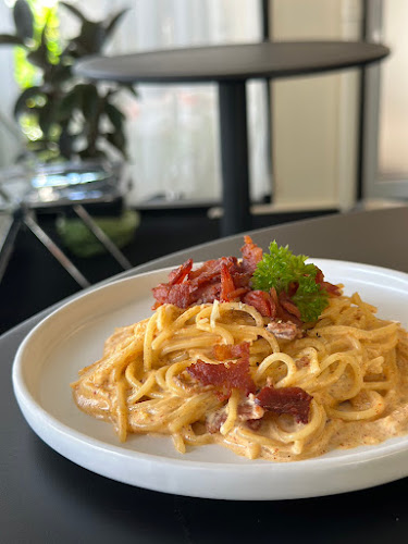 Opinii despre R space cafe & eatery în อำเภอเมืองอุบลราชธานี - การบริการอาหารและที่พัก