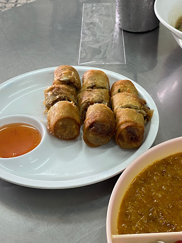 4,6 ตําบล ตลาดใหญ่ 8 ถ. อ๋องซิมผ่าย ตำบลตลาดใหญ่ อำเภอเมืองภูเก็ต ภูเก็ต 83000