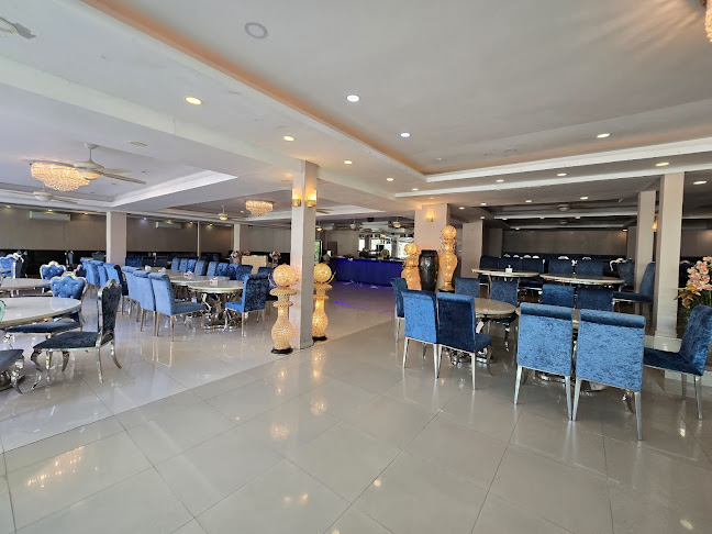 Omar Khayyam - การบริการอาหารและที่พัก