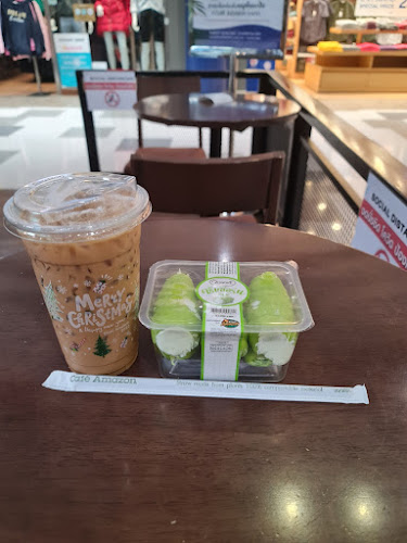 คาเฟ่ อเมซอน - การบริการอาหารและที่พัก