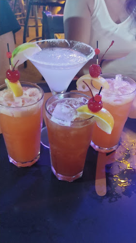 Comentarii opinii despre Hooters Phuket | American Restaurant & Sports Bar