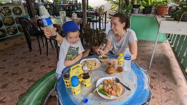 Opinii despre เจ๊ใจราดหน้า în อำเภอเมืองภูเก็ต - การบริการอาหารและที่พัก