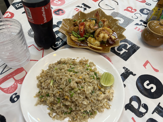 ร้านจัดจ้าน โดยโกแดง - การบริการอาหารและที่พัก