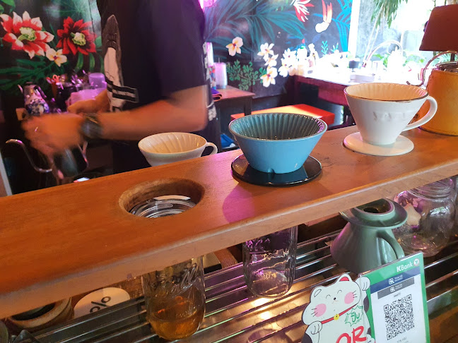 379 Drip กาแฟเรียบง่ายใต้ถุนบ้านเลขที่ 379