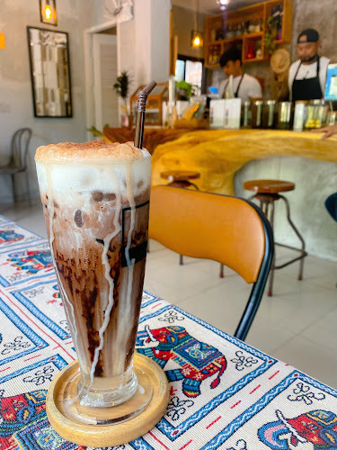 Comentarii opinii despre 1 AM Cafe