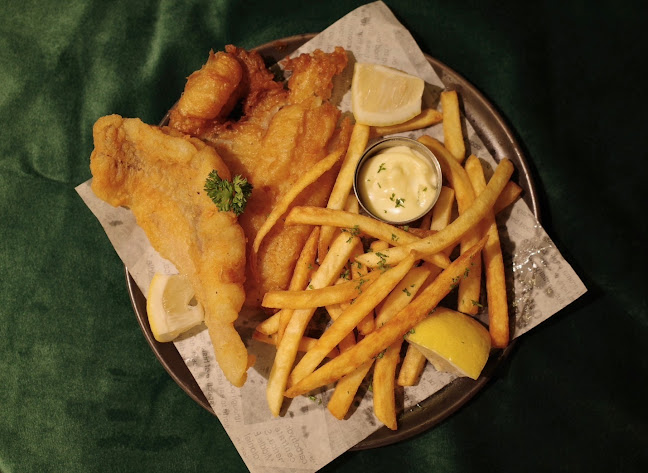 Born to drink - การบริการอาหารและที่พัก