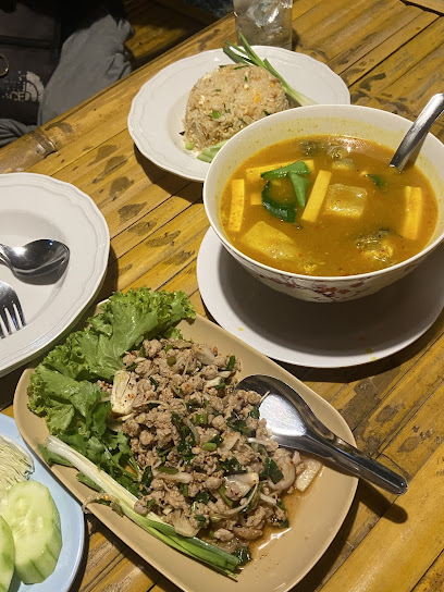 ครัวข้างเริน ป่าหล่าย - Krua Kang Rern Palai