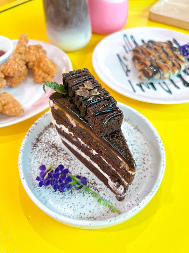 Comentarii opinii despre Shalala Cafe' X Studio (ชาลาล่า คาเฟ่)