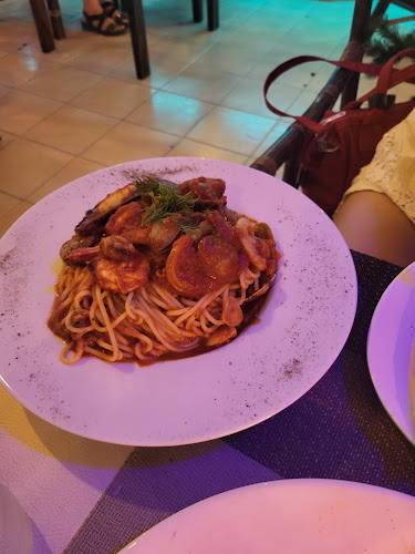 100, 20 ถนน กะตะ ตำบล กะรน kata, ภูเก็ต 83100