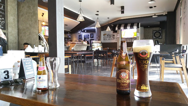 Opinii despre HANZA BAR & BISTRO în อำเภอบางละมุง - การบริการอาหารและที่พัก