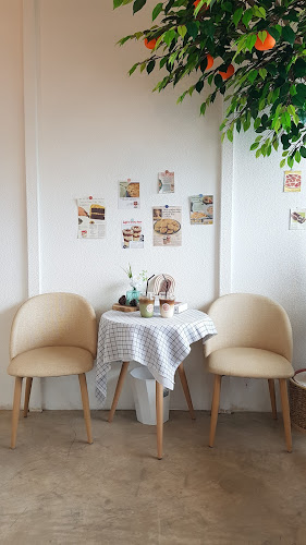 Up to me cafe บางบัวทอง - อำเภอบางบัวทอง