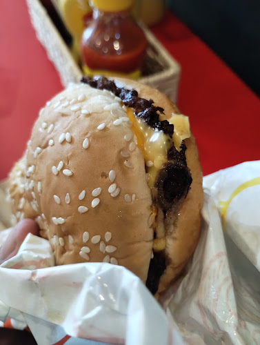 Comentarii opinii despre Burger Time Chanthaburi เบอร์เกอร์ ไทม์ จันทบุรี