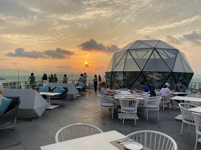 The Sky32 Restaurant - อำเภอบางละมุง