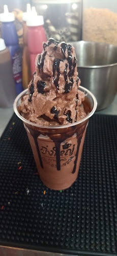 ยิ่งใหญ่กาแฟสด - การบริการอาหารและที่พัก