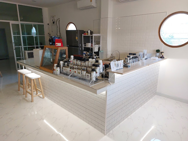 ME Coffee Roaster - การบริการอาหารและที่พัก