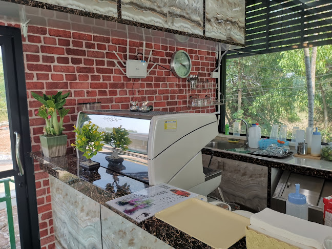 Opinii despre กาแฟดอยช้าง cafe ปั๊ม Caltex สาขาพังโคน în อำเภอ พังโคน - การบริการอาหารและที่พัก