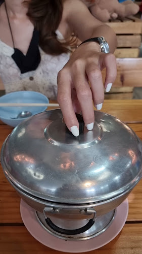 กะเพราข้าวมัน - การบริการอาหารและที่พัก