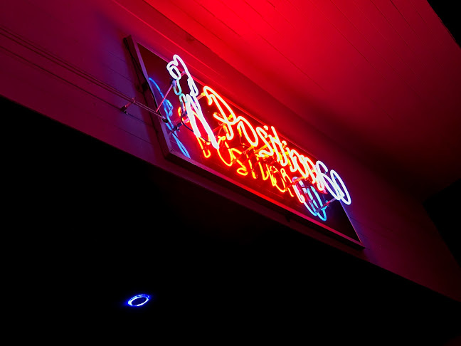 Position 69 bar - การบริการอาหารและที่พัก