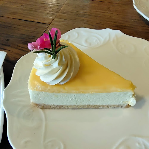 Rilak Cafe ลิลัค คาเฟ่ - การบริการอาหารและที่พัก