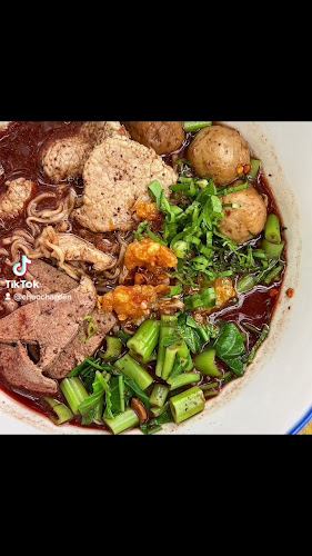 Opinii despre ก๋วยเตี๋ยวเรือชูเจริญChoo Ja Roean Boat Noodles în อำเภอหาดใหญ่ - การบริการอาหารและที่พัก