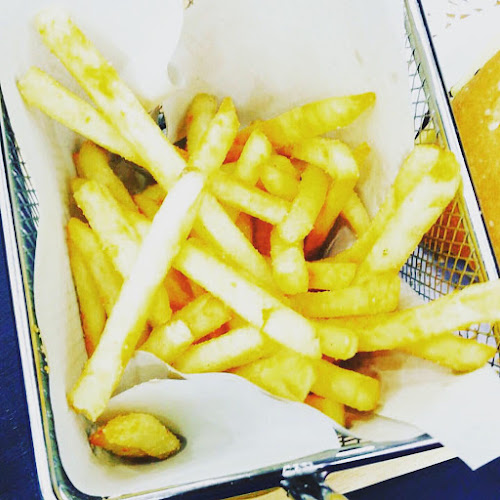 204, 28 ถ. ราษฏร์อุทิศ 200 ปี ตำบลป่าตอง Phuket, ภูเก็ต 83150