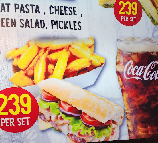 Opinii despre Aree's Kitchen & Lounge în อำเภอเมืองภูเก็ต - การบริการอาหารและที่พัก