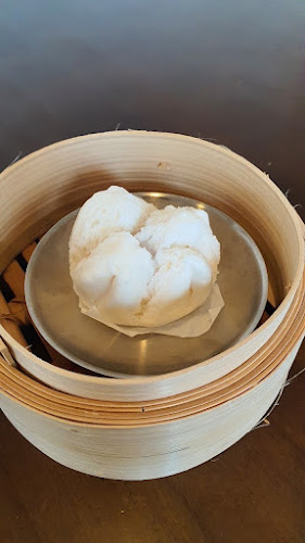 เป็ดเหล่ากง แหลมฉบัง - การบริการอาหารและที่พัก