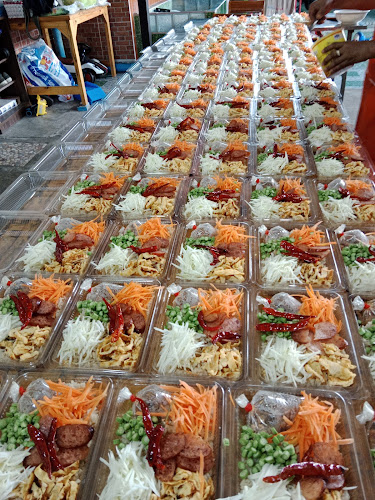 เอ ข้าวมันไก่ซิ่ง - การบริการอาหารและที่พัก