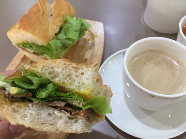 มอร์นิ่งอุบลฯ - การบริการอาหารและที่พัก