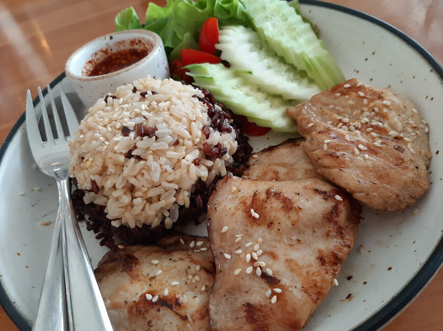 Grow Up Eatery & Farm - การบริการอาหารและที่พัก