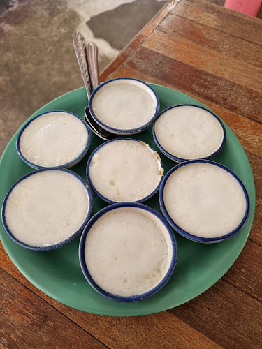 ร้านเตี๋ยวเรือเมืองขอน - การบริการอาหารและที่พัก