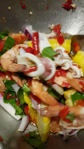 Apple's Box Kamala Food & Drink