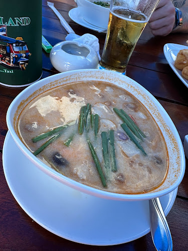 ร้านอาหารบ้านชมวิว - การบริการอาหารและที่พัก