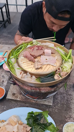 ร้านจิ้มจุ่มมุมตึก