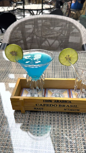 La Habana Bar & Restaurant Pattaya - การบริการอาหารและที่พัก