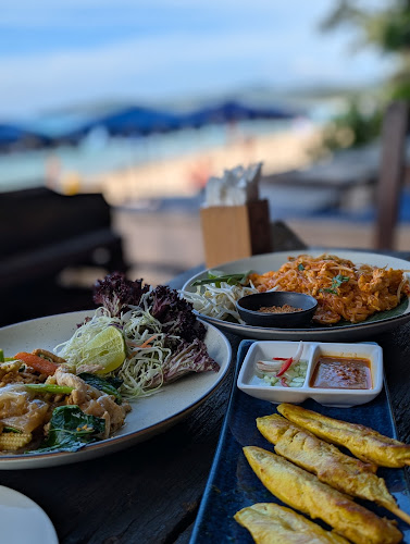 323 หาดบางเทา 11 ม.2 ตำบลเชิงทะเล อำเภอถลาง ภูเก็ต 83110