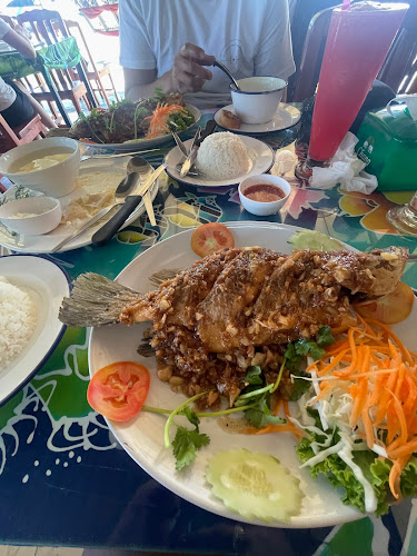 Family Seafood - การบริการอาหารและที่พัก