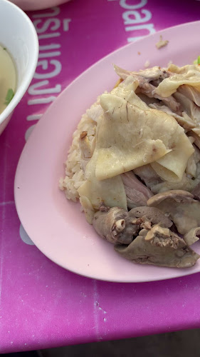 ข้าวมันไก่สุโขทัย ข้าง 7-11 ปากซอยพระตำหนัก 3 - อำเภอบางละมุง