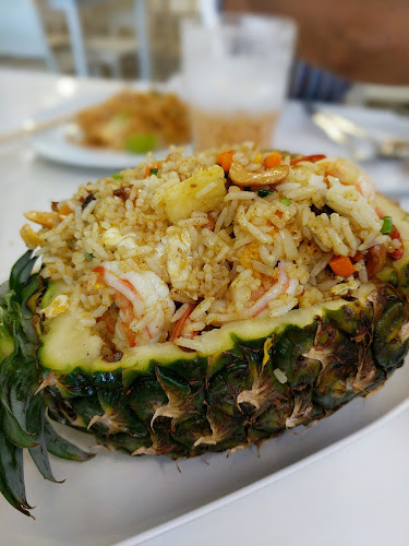 Sam Chor Restaurant - การบริการอาหารและที่พัก