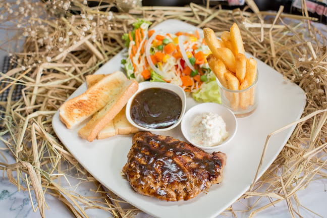 ร้านอาหารคู่หูภูเก็ต​ (Buddy​ restaurant)​ - การบริการอาหารและที่พัก