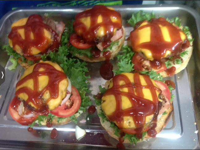 Comentarii opinii despre Joy’s Best Burgers and Kabobs