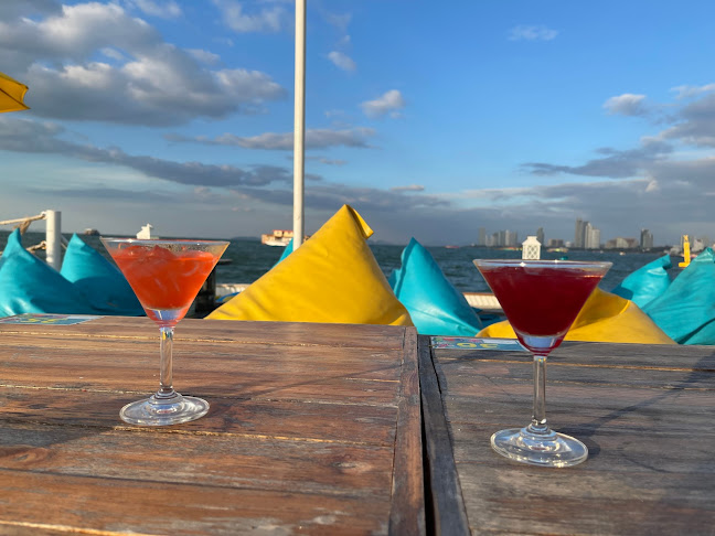 Opinii despre Tappia Floating Cafe Pattaya în อำเภอบางละมุง - การบริการอาหารและที่พัก