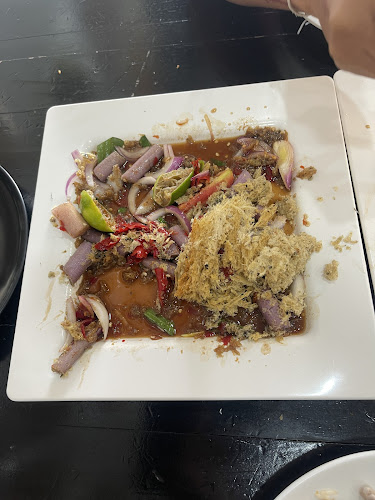 สถานียำโคราช - การบริการอาหารและที่พัก