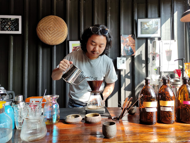 AREA 27 - การบริการอาหารและที่พัก