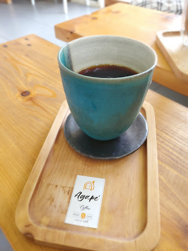 Agape​ Coffee​ อากาเป้​ คอฟฟี่ - การบริการอาหารและที่พัก