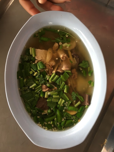 เจ้ก้อย ไก่หุบบอนแหลมฉบัง - การบริการอาหารและที่พัก