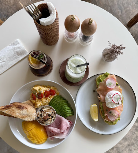 Comentarii opinii despre Crème Café Phuket