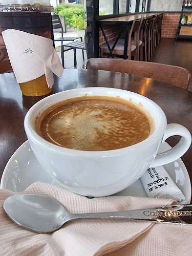 Opinii despre Tah Siam Music&Cafe ท่าสยามมิวสิคแอนด์คาเฟ่ พัทยา în อำเภอบางละมุง - การบริการอาหารและที่พัก